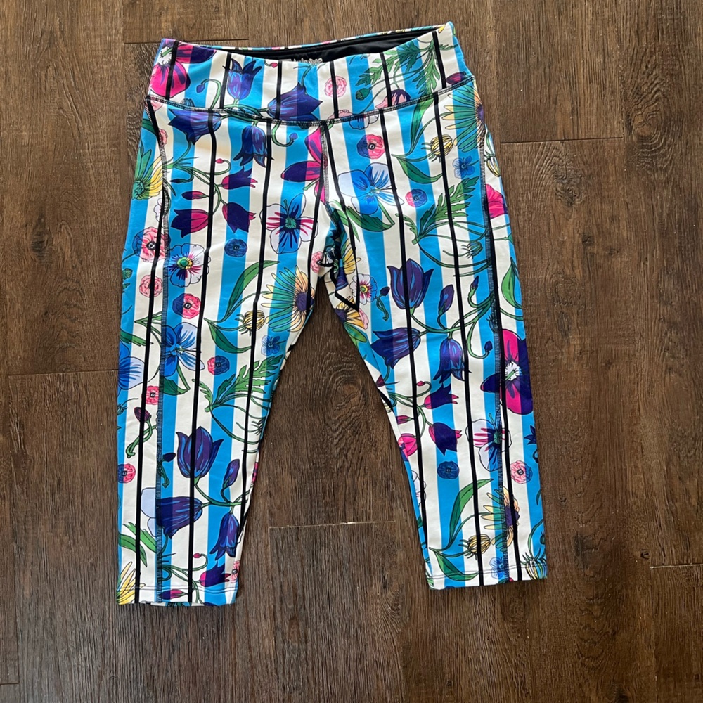 Size large lularoe jade capri workout pant leggings.  Striped floral.